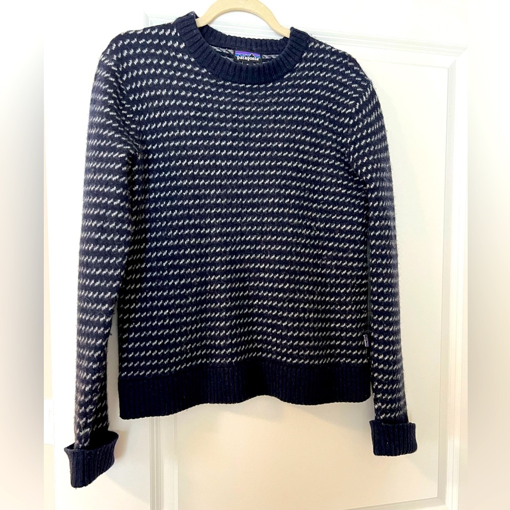 Women’s Patagonia wool patterned sweater.